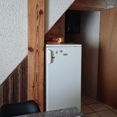 Appartement Chaleureux Dans Une Maison En Pierre Mireval Exterior photo