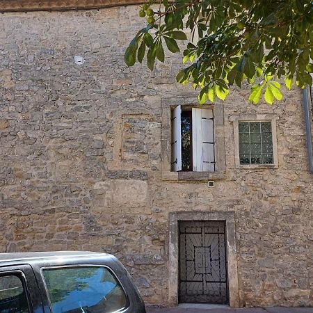 Appartement Chaleureux Dans Une Maison En Pierre Mireval Exterior photo